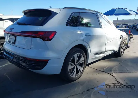2024 Audi Q8 E-Tron Premium Quattro z USA, uszkodzony, nr VIN WA14AAGEXRB043049